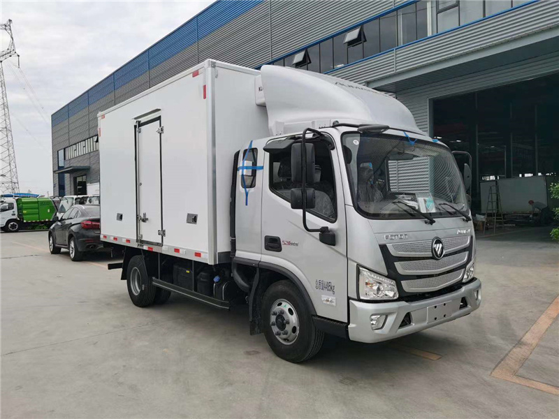 國(guó)六福田歐馬可S1排半冷藏車(chē)4.2米